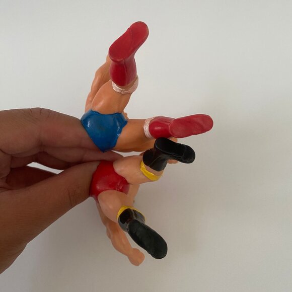 Vintage 1980’s USA vs. Russia USSR Thumb Wrestlers knock off Hulk Hogan figures - Picture 4 of 9